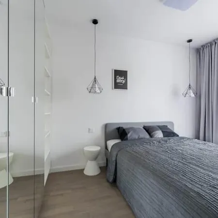 Exclusive On Kasprzaka Street - Wola Apartment Warsaw